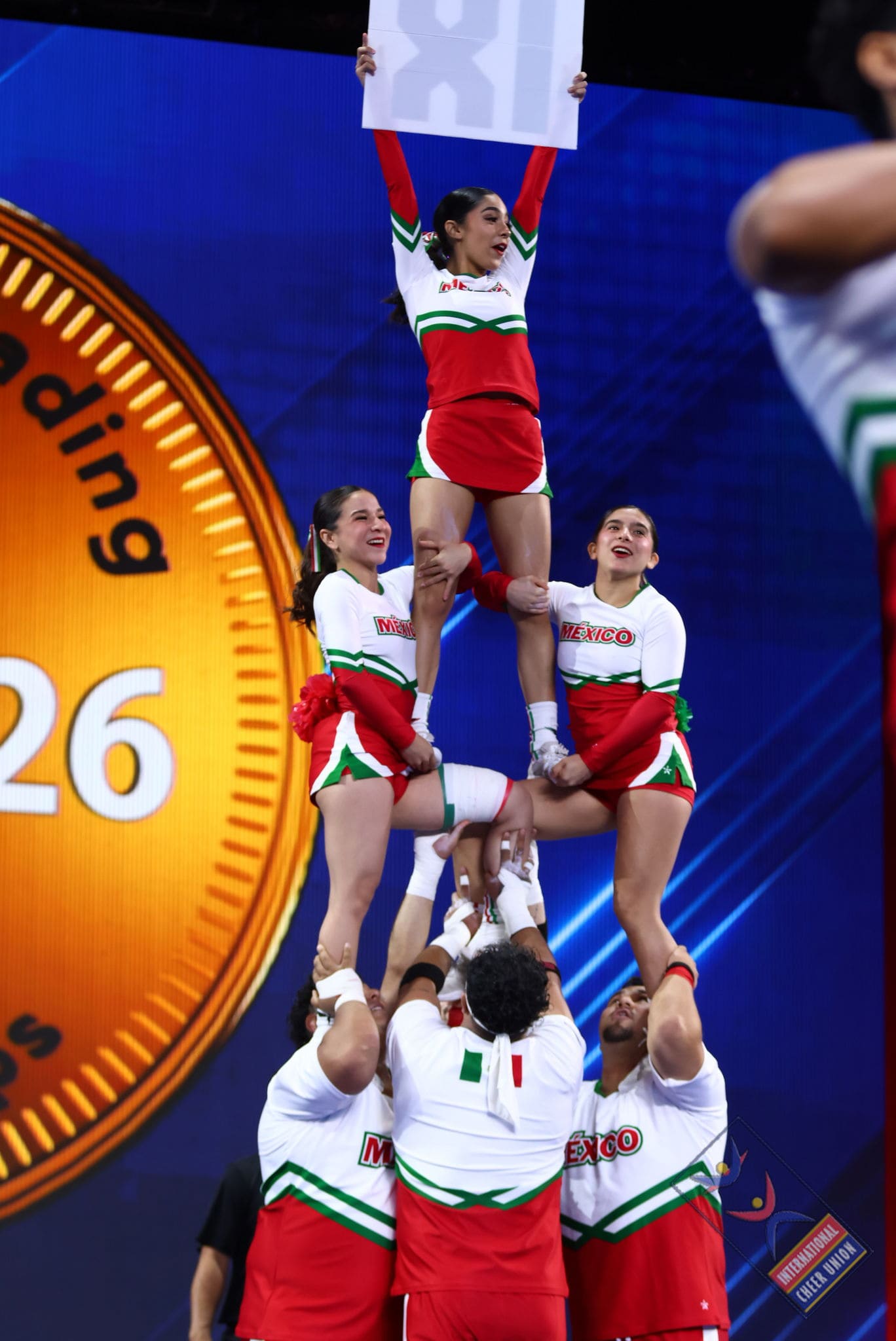 Team México Coed Premier en porra al centro